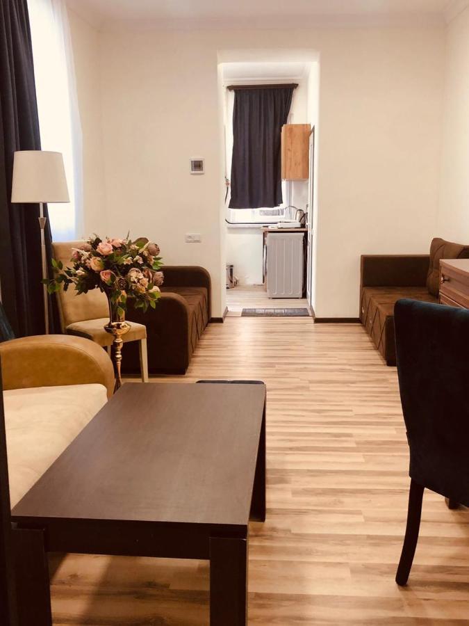 Hasi Hotel Джермук Екстериор снимка