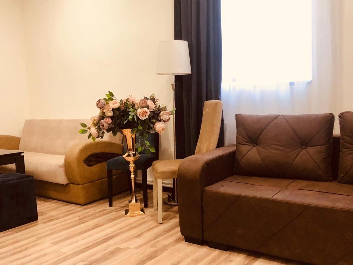 Hasi Hotel Джермук Екстериор снимка